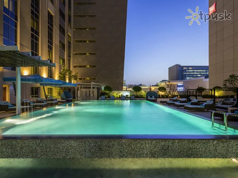Фото отеля Novotel Deira City Centre 4* Dubajus JAE išorė ir baseinai