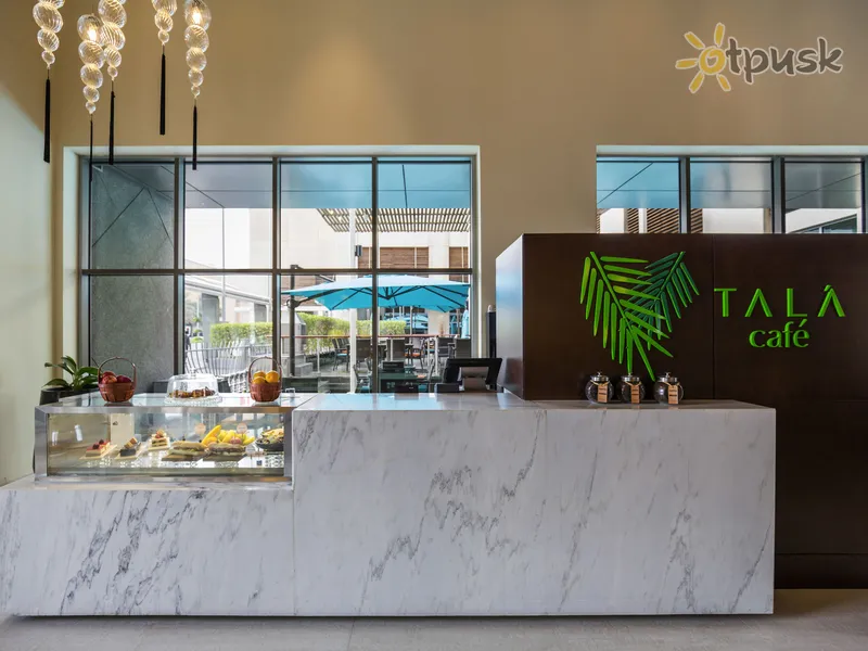 Фото отеля Novotel Deira City Centre 4* Dubaija AAE bāri un restorāni