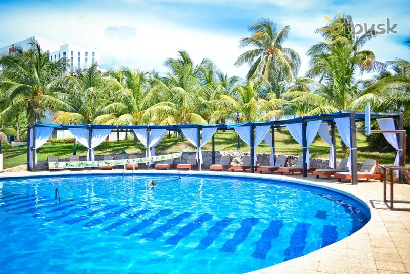 Фото отеля Dos Playas Faranda Cancun Hotel 4* Канкун Мексика екстер'єр та басейни