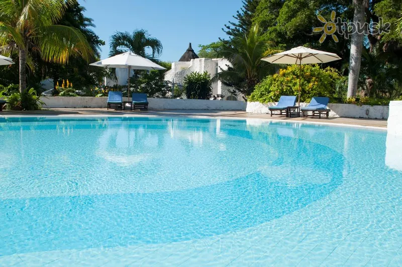 Фото отеля Casuarina Resort & Spa 4* о. Маврикій Маврикій екстер'єр та басейни