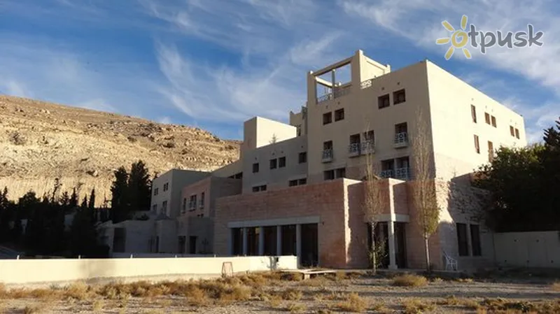 Фото отеля Movenpick Nabatean Castle Hotel 5* Petra Jordanas išorė ir baseinai