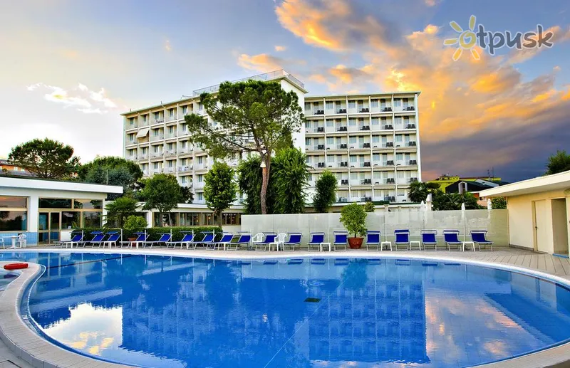 Фото отеля Abano Astoria 4* Abano Terme Italija išorė ir baseinai