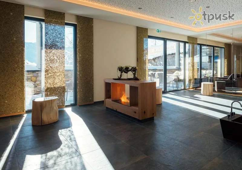 Фото отеля Garni Alpenjuwel Residenz 4* Serfausas Austrija fojė ir interjeras