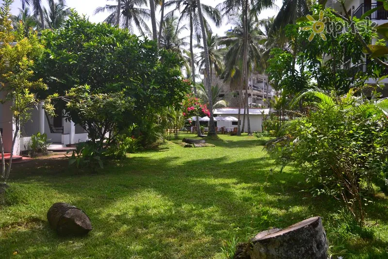 Фото отеля Sonri Villa 2* Унаватуна Шри-Ланка экстерьер и бассейны