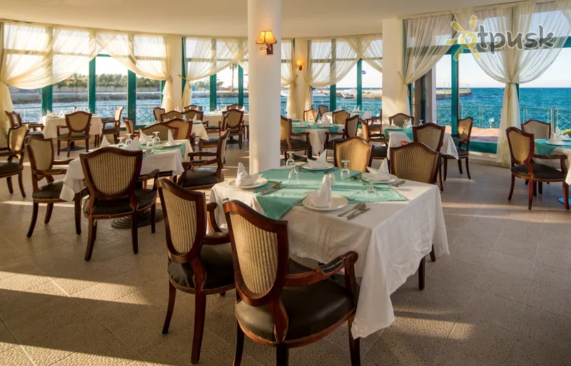 Фото отеля Golden 5 Emerald Hotel & Aqua Park 5* Hurgada Egiptas barai ir restoranai