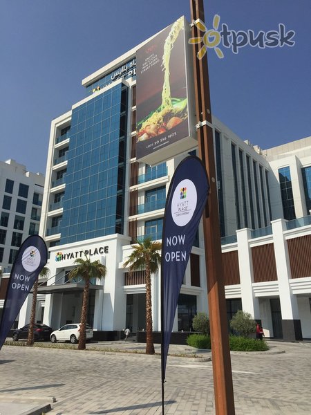 Фото отеля Hyatt Place Dubai Jumeirah 4* Дубай ОАЭ экстерьер и бассейны