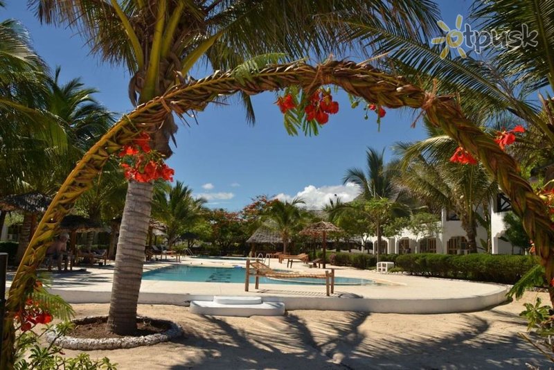 Фото отеля Nest Style Zanzibar 3* Макундучи Танзания экстерьер и бассейны