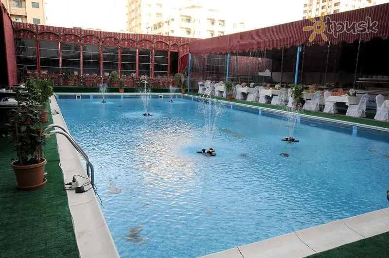 Фото отеля Al Bustan Hotel Flats 3* Šardža JAE išorė ir baseinai
