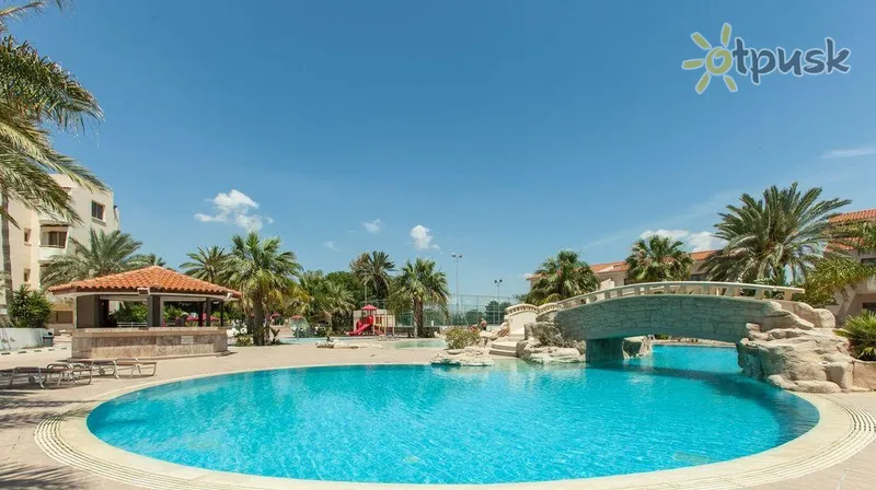Фото отеля Crown Resorts Henipa 3* Ларнака Кіпр екстер'єр та басейни