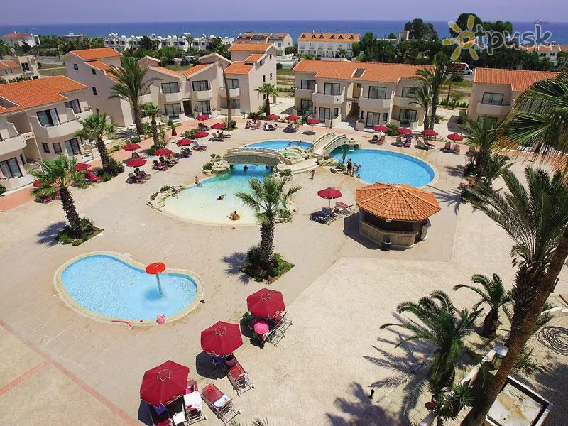 Фото отеля Crown Resorts Henipa 3* Ларнака Кіпр екстер'єр та басейни