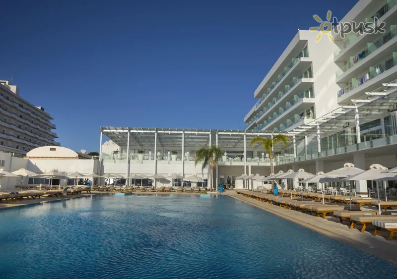 Фото отеля Constantinos The Great Beach Hotel 5* Protaras Kipras išorė ir baseinai