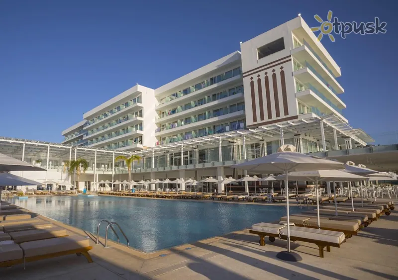 Фото отеля Constantinos The Great Beach Hotel 5* Protaras Kipras išorė ir baseinai