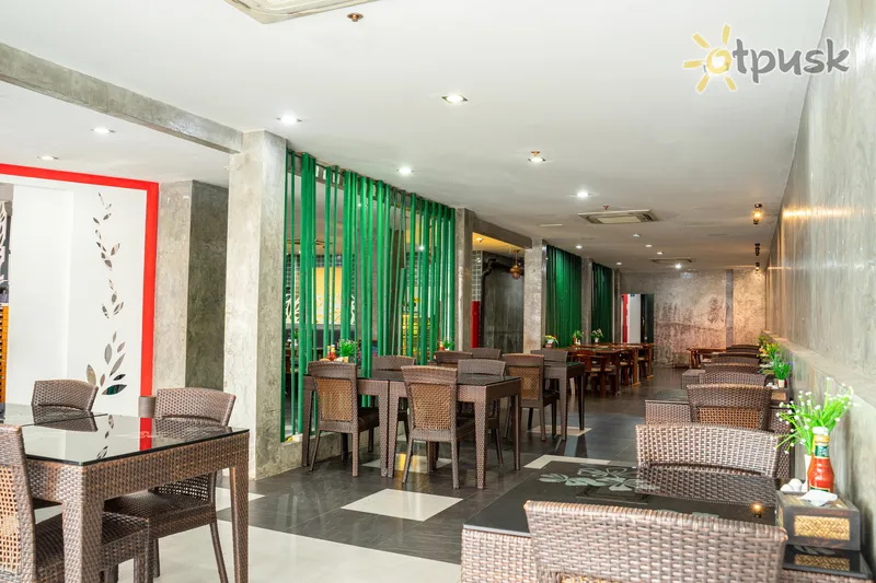 Фото отеля Raha Gold Residence Patong (Sharaya Style) 3* о. Пхукет Таїланд бари та ресторани