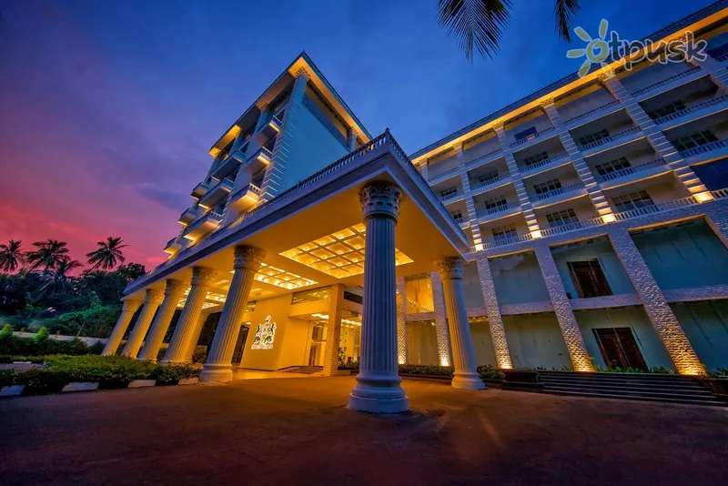 Фото отеля The Golden Crown Hotel 5* Kandijs Šrilanka ārpuse un baseini