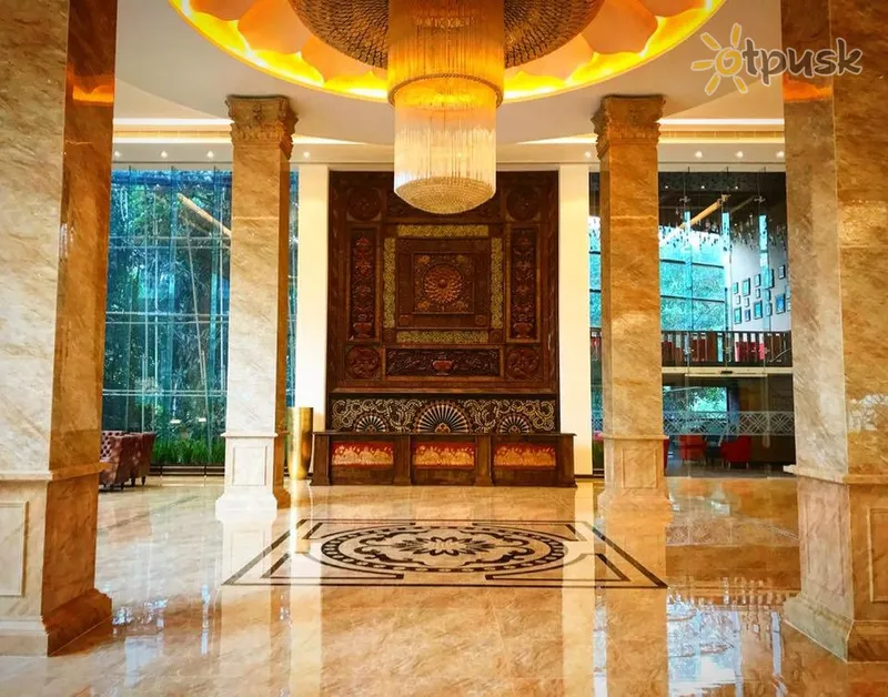 Фото отеля The Golden Crown Hotel 5* Канди Шри-Ланка лобби и интерьер