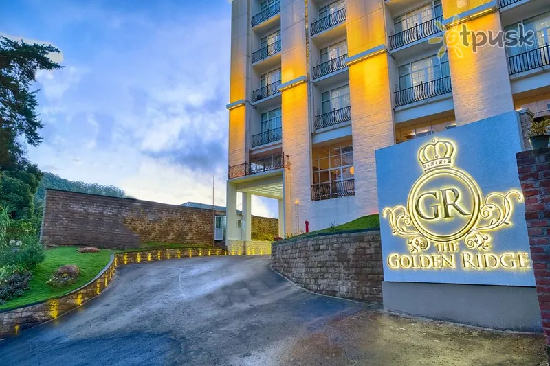 Фото отеля The Golden Ridge Hotel 5* Нувара Элия Шри-Ланка экстерьер и бассейны