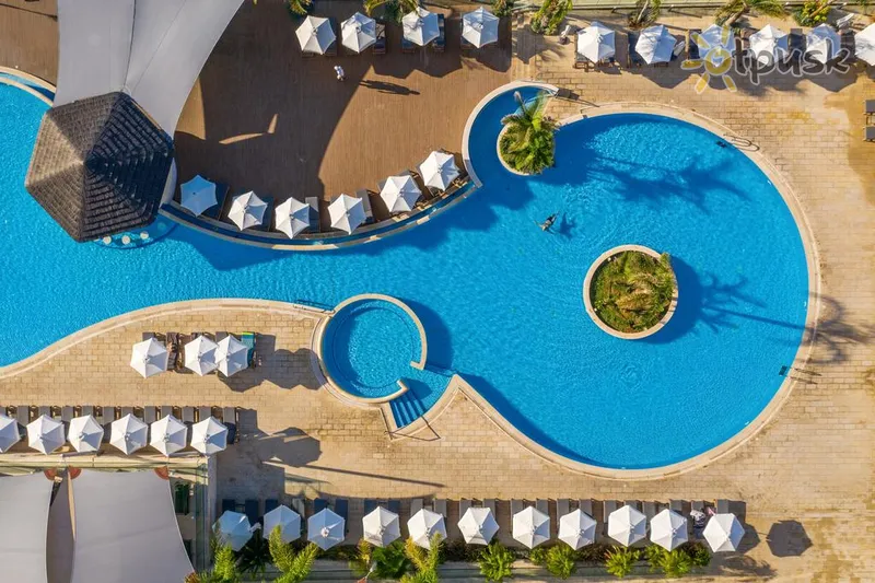 Фото отеля The Royal Apollonia Beach 5* Лімассол Кіпр екстер'єр та басейни