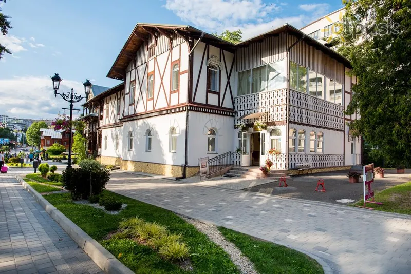 Фото отеля Виктория Вилла 3* Трускавец Украина экстерьер и бассейны