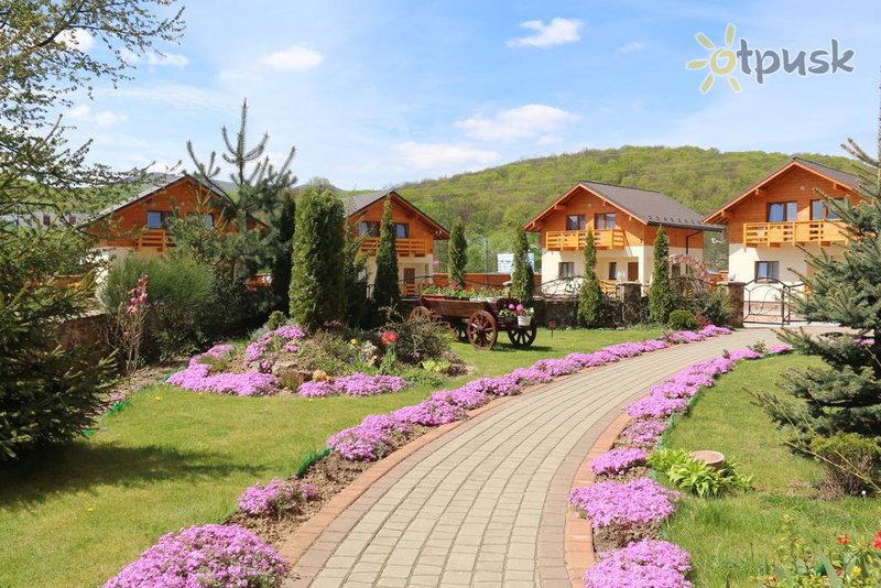 Фото отеля Фантазия 4* Поляна Украина - Карпаты экстерьер и бассейны