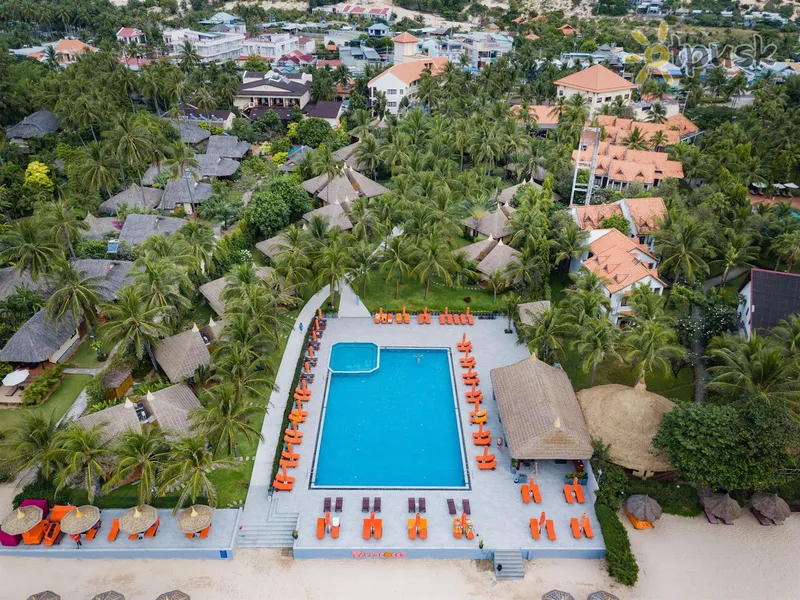 Фото отеля Terracotta Resort & Spa 4* Фант'єт В'єтнам екстер'єр та басейни