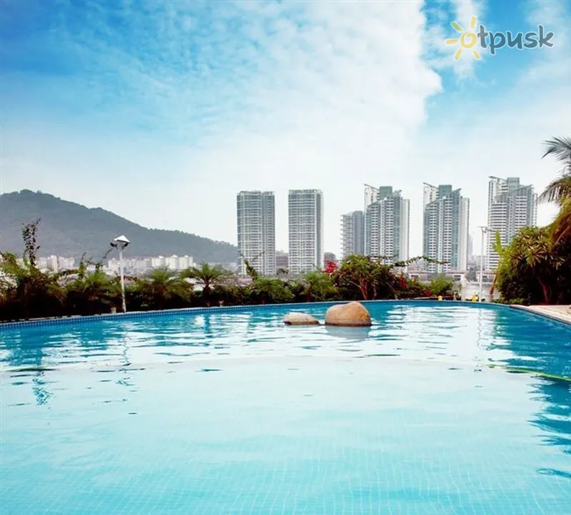 Фото отеля GuestHouse International Hotel Sanya 4* о. Хайнань Китай екстер'єр та басейни