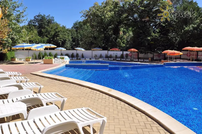 Фото отеля Paradise Green Park 3* Auksinės smiltys Bulgarija išorė ir baseinai