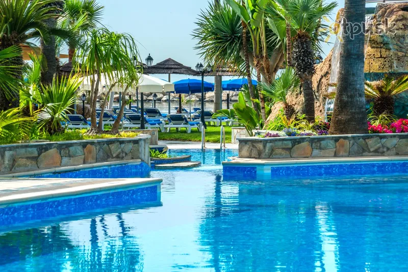 Фото отеля Lordos Beach Hotel 4* Ларнака Кипр экстерьер и бассейны