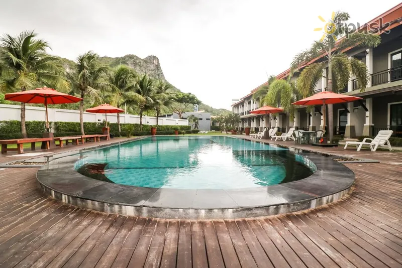 Фото отеля OYO 256 P' Private Resort Cha Am 3* Ча-Ам & Хуа Хин Таиланд экстерьер и бассейны