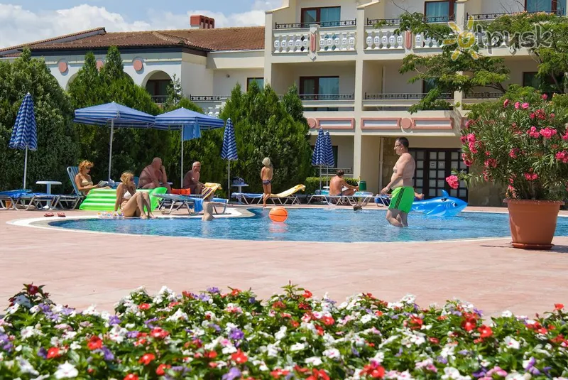 Фото отеля Пеликан 4* Duni Bulgārija ārpuse un baseini