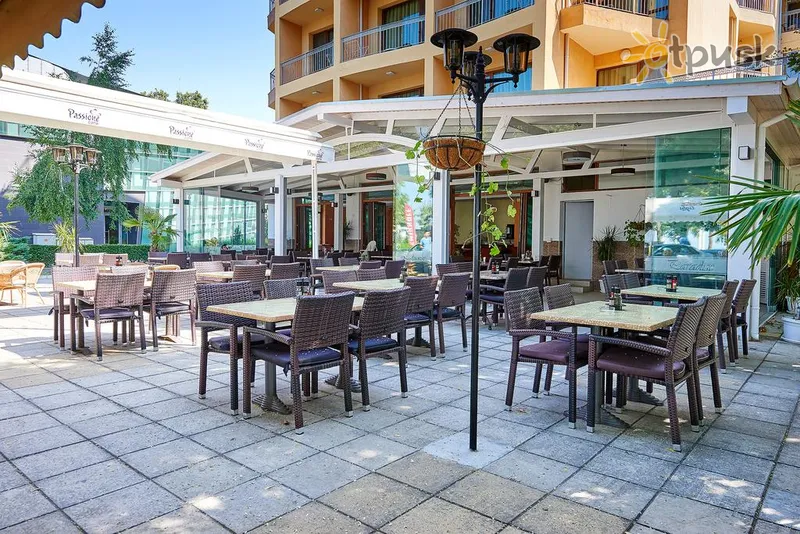 Фото отеля Paradise Pomorie Hotel 3* Pomorie Bulgarija barai ir restoranai