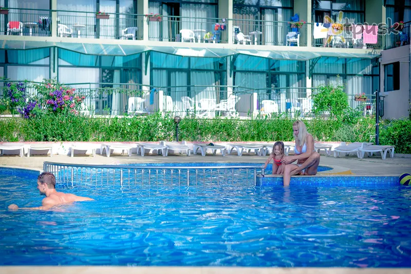 Фото отеля Palm Beach 4* Auksinės smiltys Bulgarija išorė ir baseinai