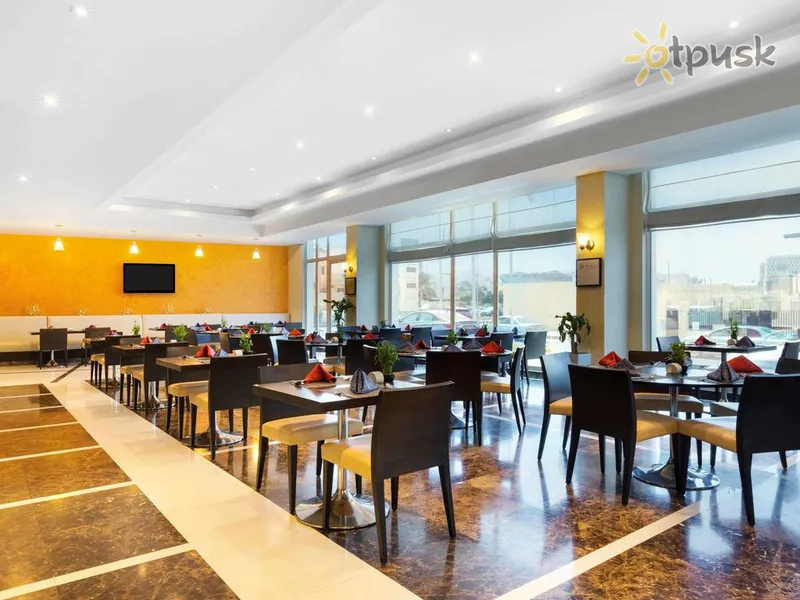 Фото отеля Ibis Muscat Hotel 3* Маскат Оман бари та ресторани