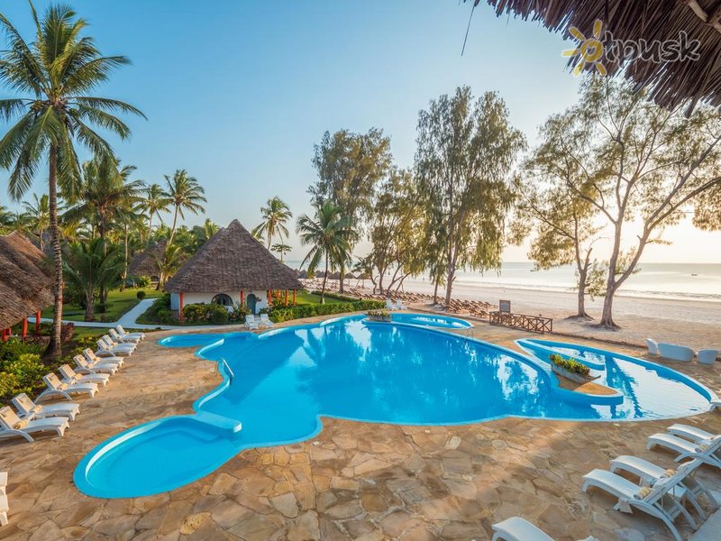 Фото отеля Kiwengwa Beach Resort 5* Ківенгва Танзанія екстер'єр та басейни