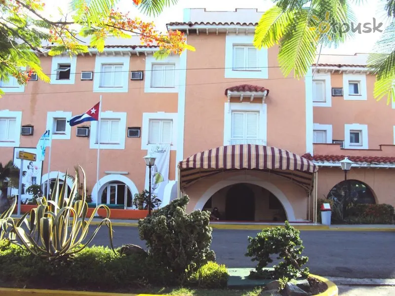 Фото отеля Islazul Dos Mares Hotel 2* Варадеро Куба экстерьер и бассейны