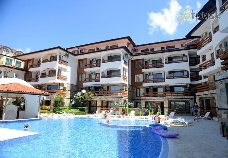 Фото отеля Robinson VIP Apartments 3* Елените Болгария экстерьер и бассейны