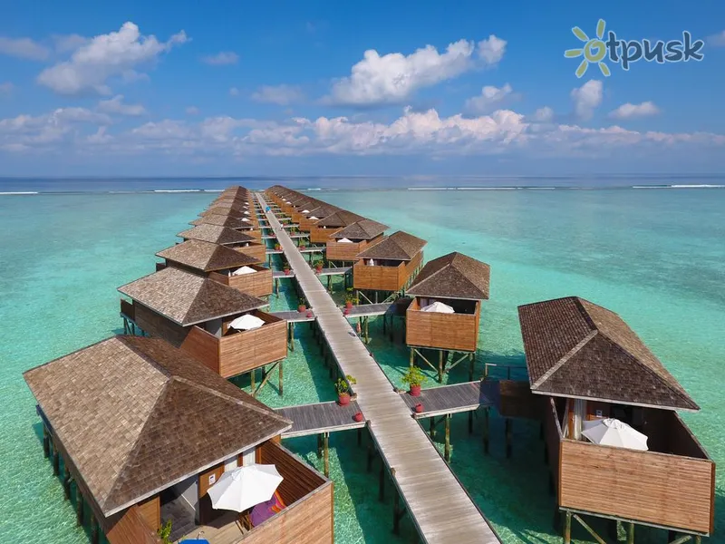 Фото отеля Meeru Island Resort & Spa 5* Ziemeļu Males atols Maldīvija ārpuse un baseini