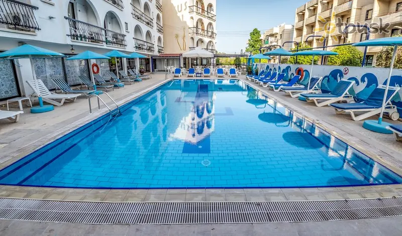 Фото отеля Cactus Hotel 2* Larnaka Kipra ārpuse un baseini