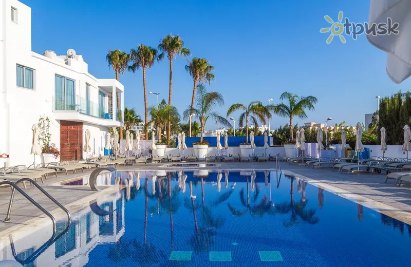 Фото отеля Protaras Plaza Hotel 3* Protaras Kipras išorė ir baseinai