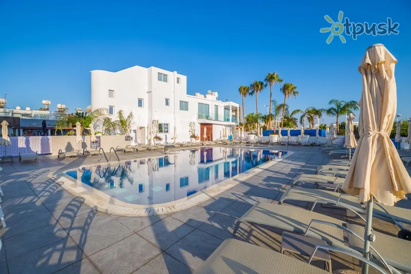Фото отеля Protaras Plaza Hotel 3* Protaras Kipra ārpuse un baseini