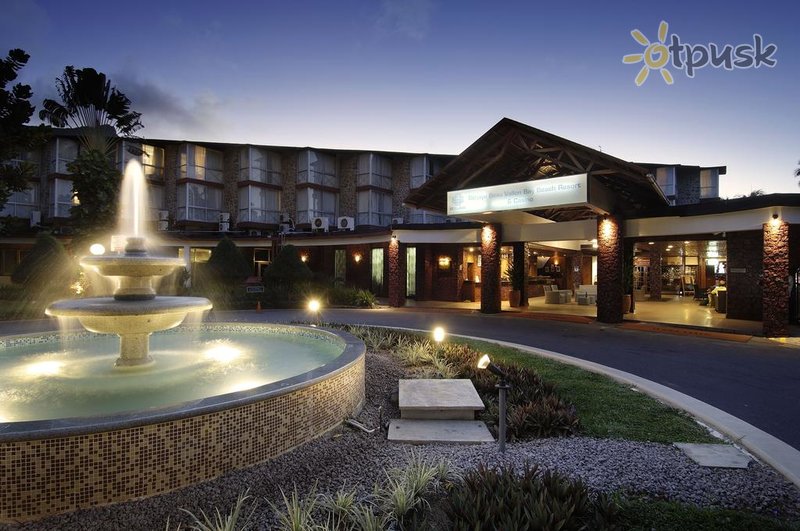 Фото отеля Berjaya Beau Vallon Bay Beach Resort & Casino 4* о. Маэ Сейшельские о-ва экстерьер и бассейны