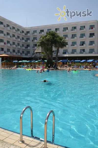 Фото отеля Antigoni Hotel 3* Protaras Kipras išorė ir baseinai