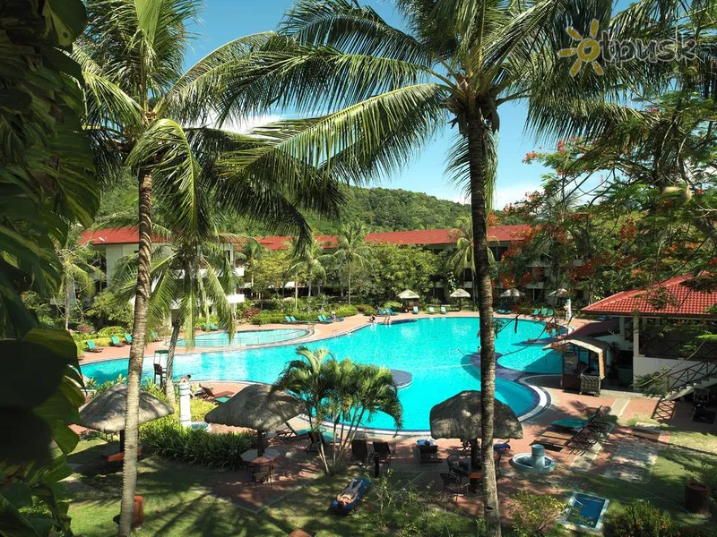 Фото отеля Holiday Villa Beach Resort & Spa Langkawi 4* par. Langkavi Malaizija ārpuse un baseini
