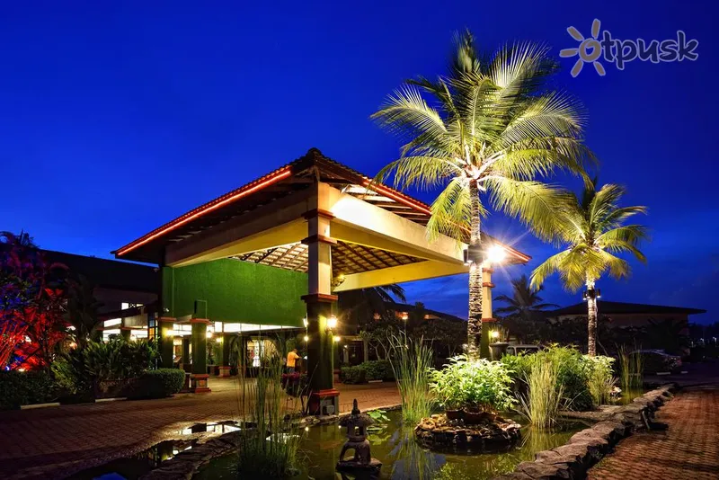 Фото отеля Holiday Villa Beach Resort & Spa Langkawi 4* apie. Langkawi Malaizija išorė ir baseinai