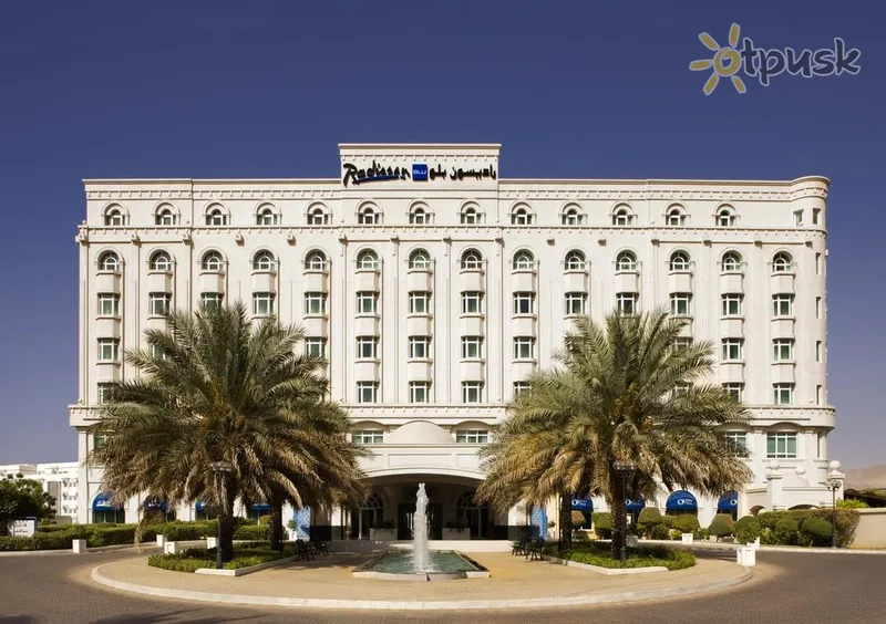 Фото отеля Radisson Blu Hotel Muscat 4* Muskatas Omanas išorė ir baseinai