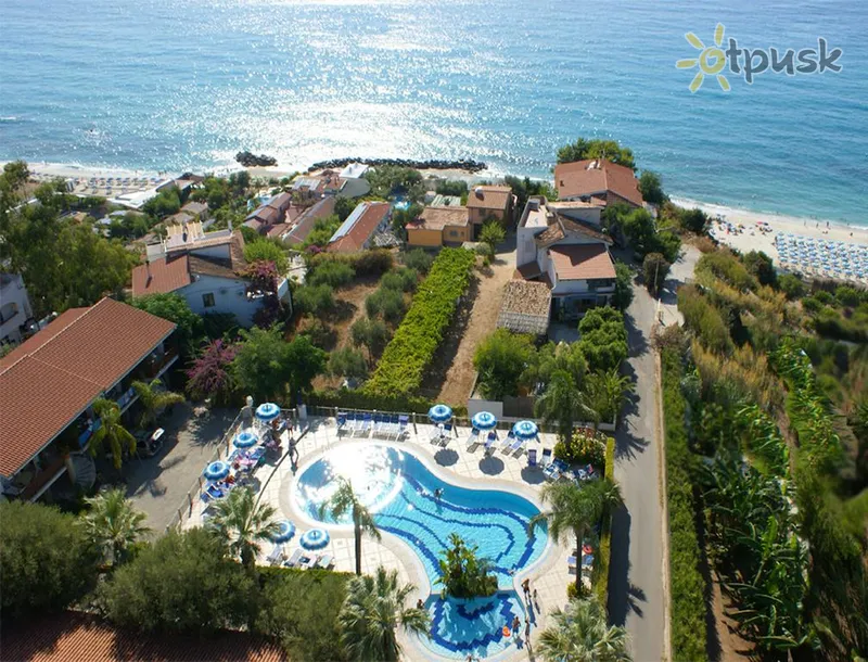 Фото отеля Tonicello Hotel Resort 3* Kalabrija Italija išorė ir baseinai