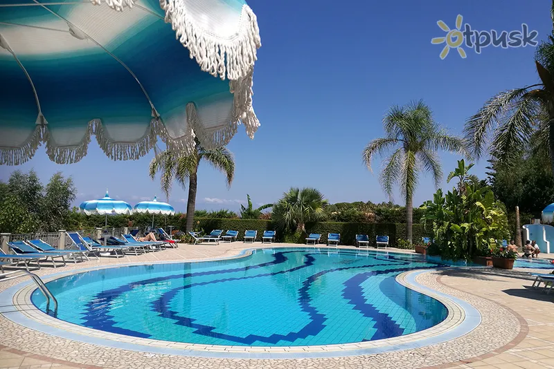 Фото отеля Tonicello Hotel Resort 3* Калабрія Італія екстер'єр та басейни