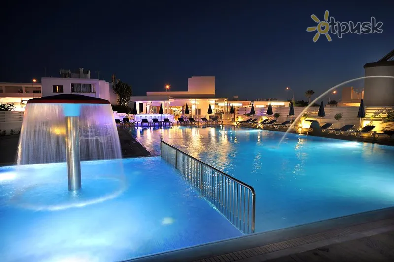 Фото отеля Euronapa Hotel 3* Ayia Napa Kipras išorė ir baseinai
