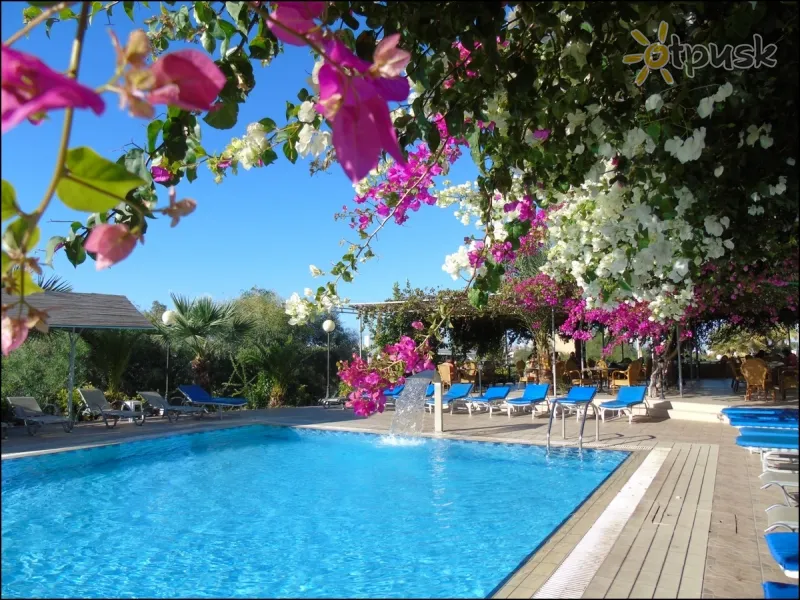 Фото отеля Corfu 3* Ayia Napa Kipras išorė ir baseinai