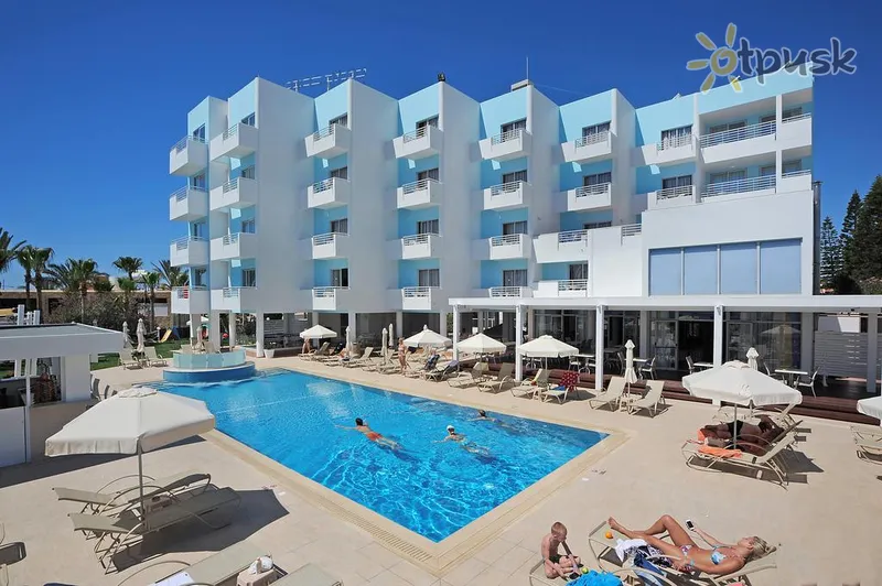 Фото отеля Okeanos Beach Hotel 3* Ayia Napa Kipras išorė ir baseinai