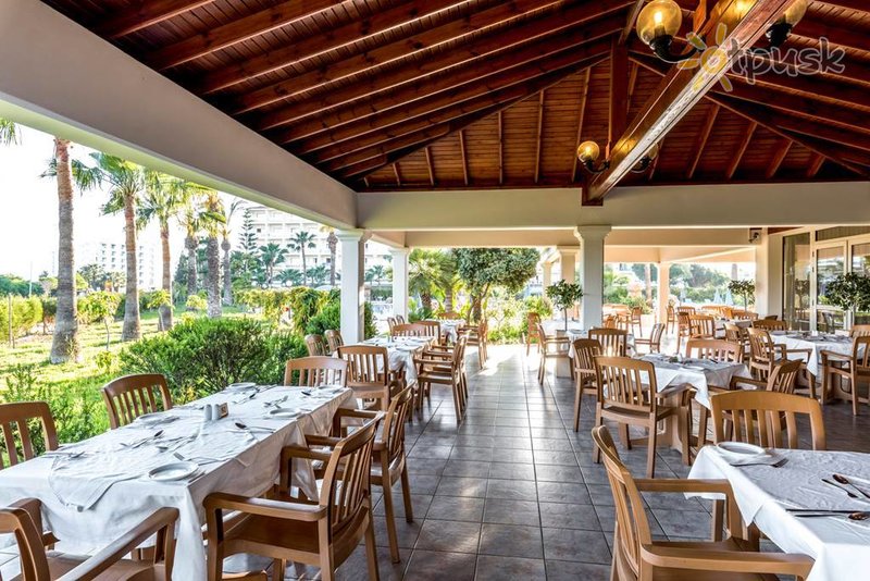 Фото отеля Nissiana Hotel 3* Айя Напа Кипр бары и рестораны